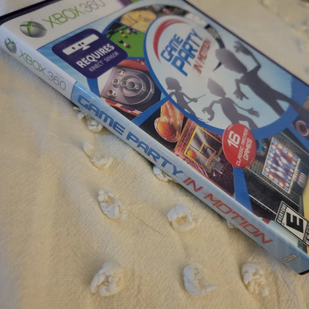 Game Party in Motion XBOX 360 KINECT WB games Arcade Games Complete w/ Manual